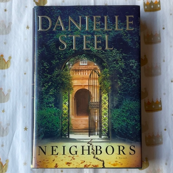 π DANIELLE STEEL BOOK π  NWT π - Picture 3 of 9